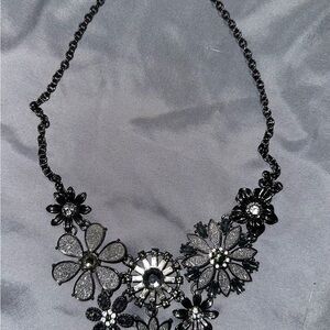 Elegant Black Floral Necklace
